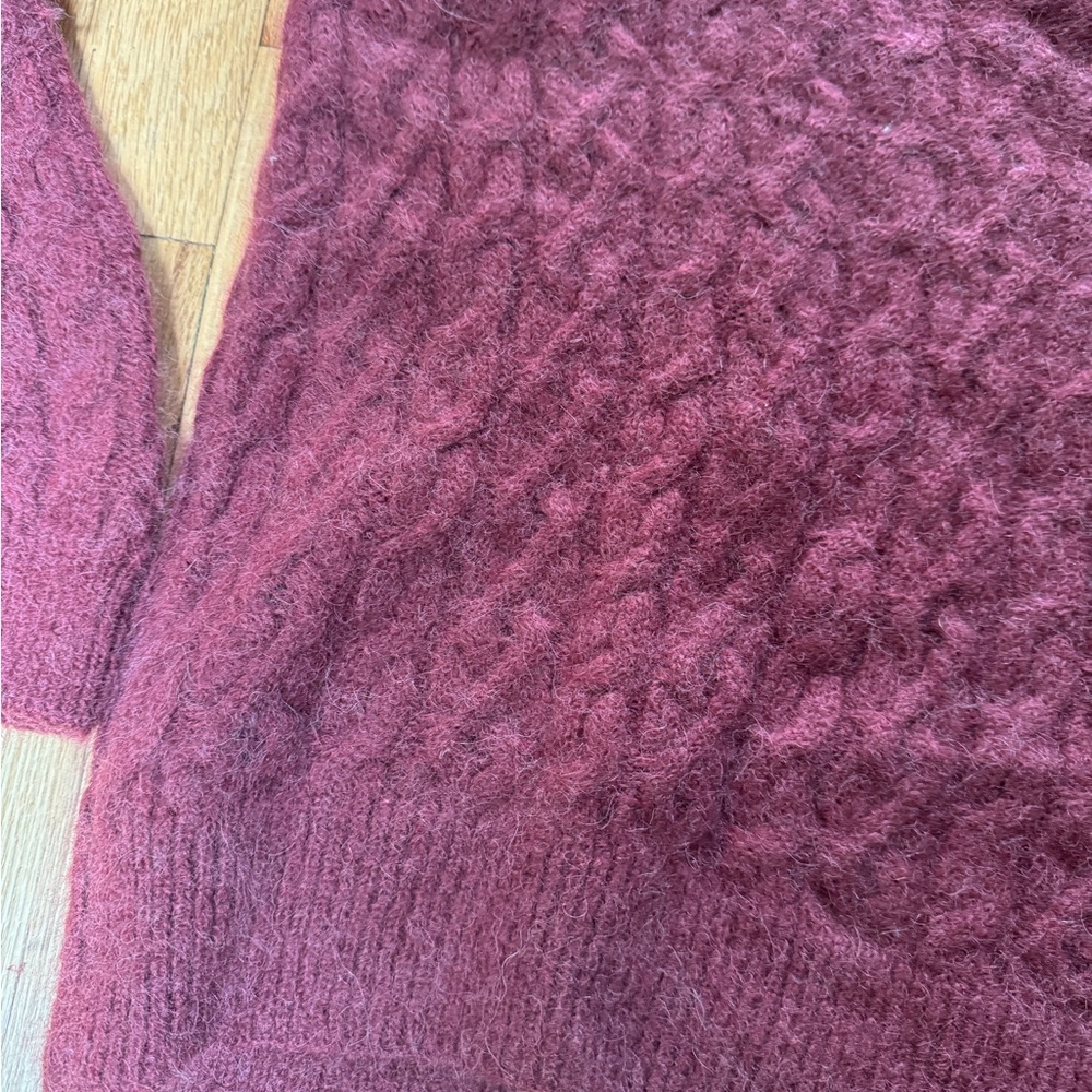 Gorgeous Vince V-Neck Alpaca Cable Knit Sweater Deep Mauve Pink Burgundy M - Picture 2 of 5